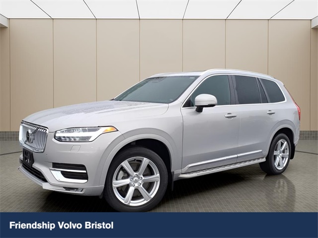 2024 Volvo XC90 Core's photo