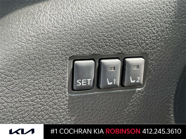 2018 Nissan Rogue SV photo 27