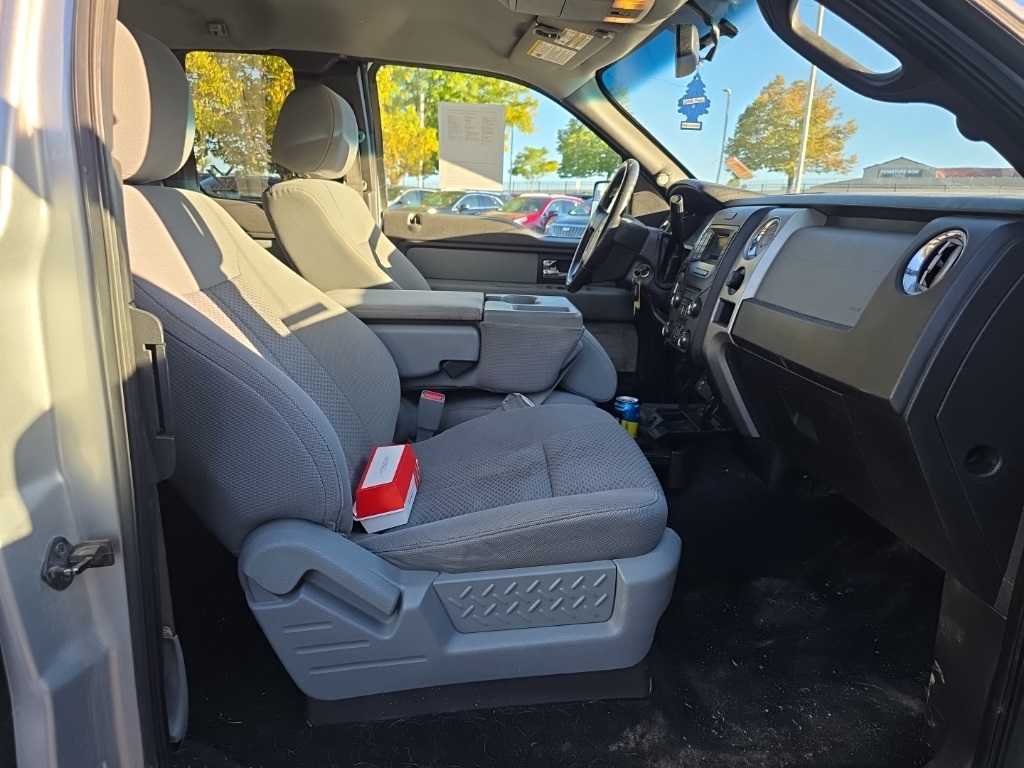 2013 Ford F-150 XLT photo 16