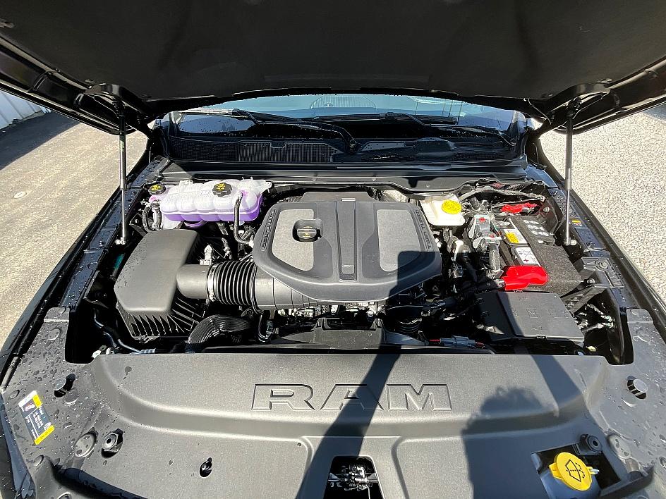 2026 Ram 1500 Laramie photo 3