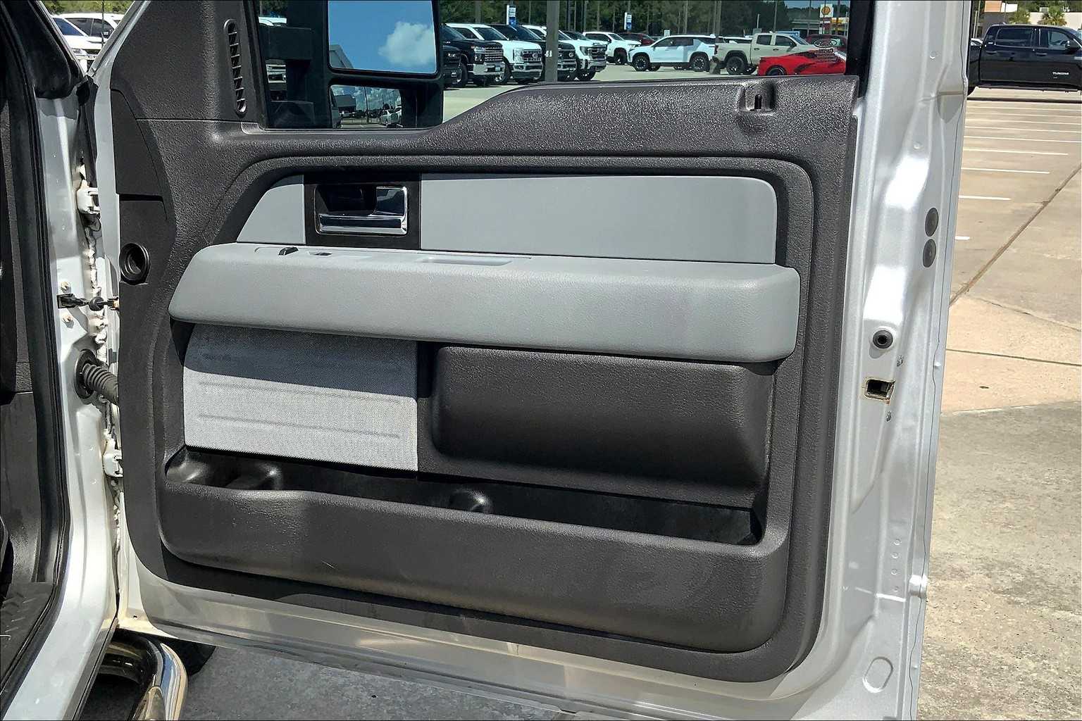 2013 Ford F-150 XLT photo 20