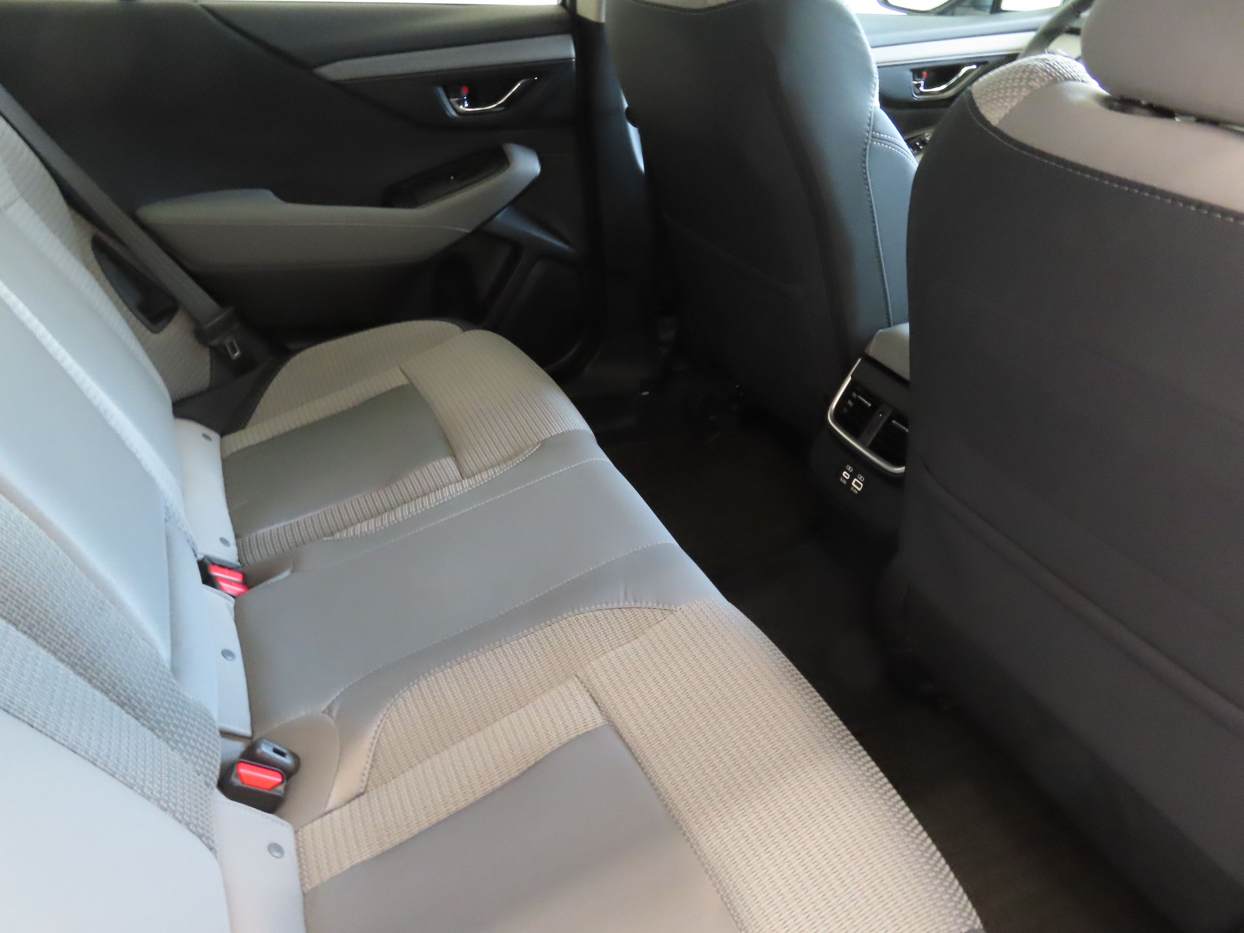 2025 Subaru Outback Premium photo 22
