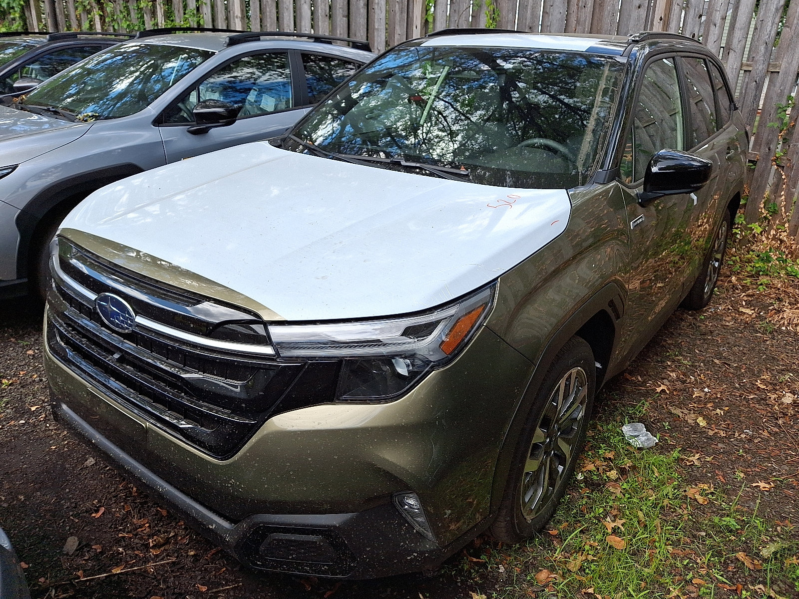 2025 Subaru Forester Touring photo 2