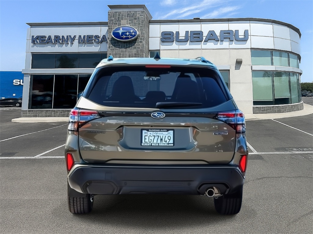 2025 Subaru Forester Touring photo 5