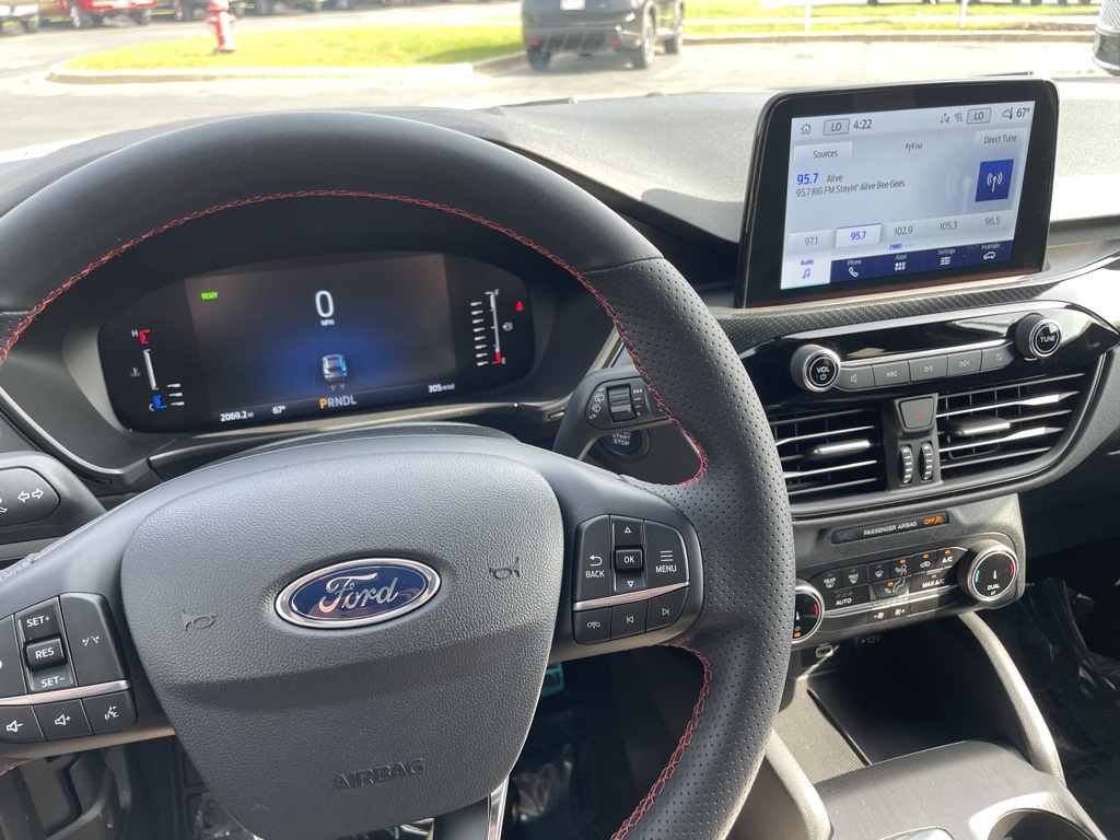 2024 Ford Escape Hybrid ST-Line photo 10