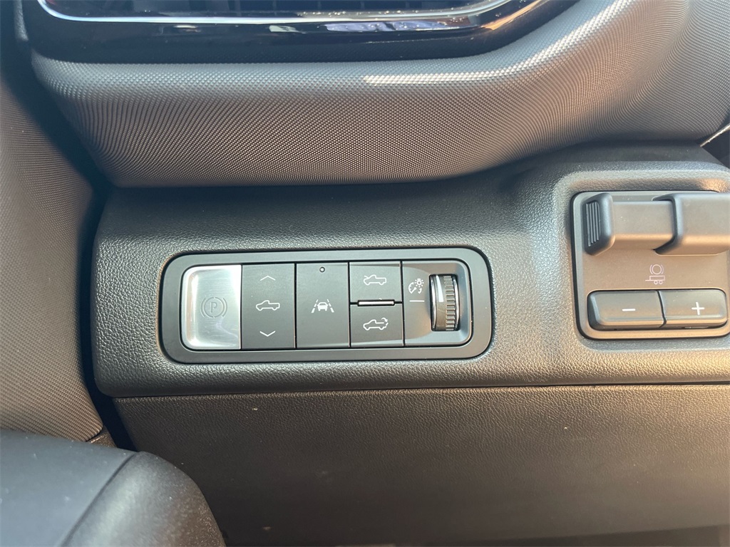 2024 Chevrolet Silverado EV RST photo 22
