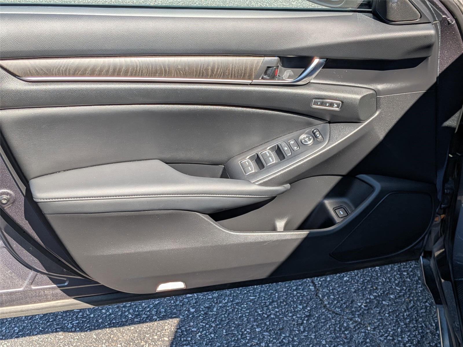 2022 Honda Accord Hybrid EX-L photo 11