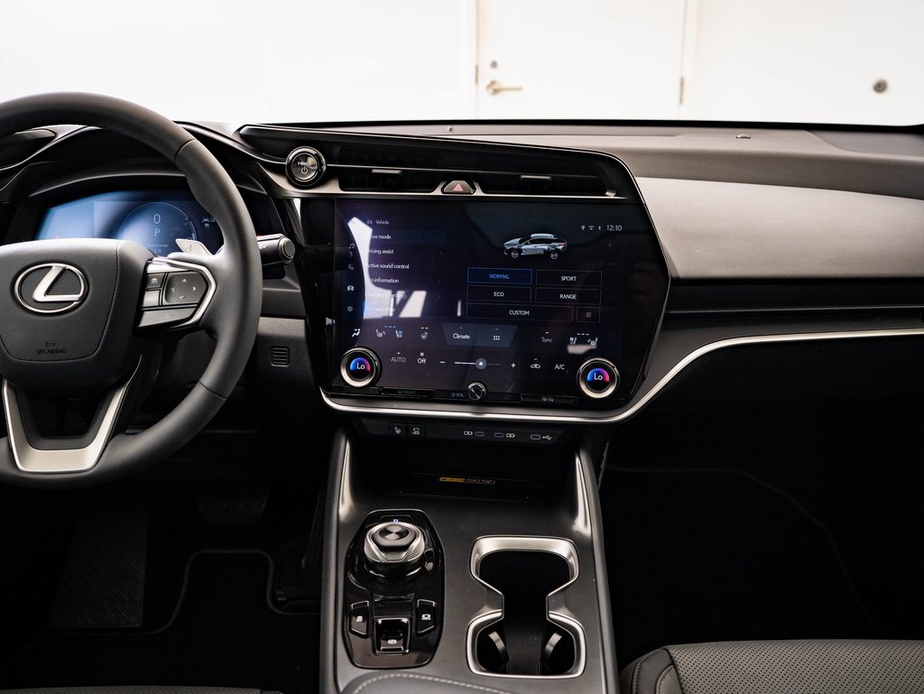 2023 Lexus RZ 450e Premium photo 30