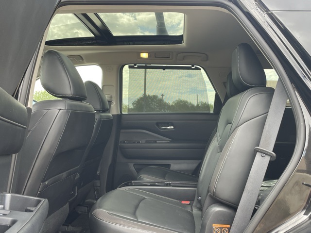 2022 Nissan Pathfinder SL photo 11