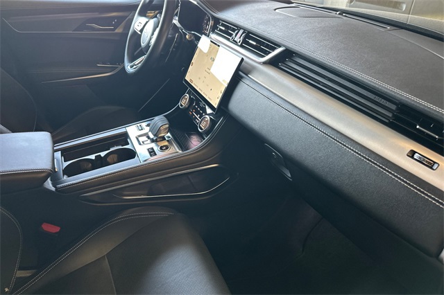 2025 Jaguar F-PACE P250 R-Dynamic S photo 14