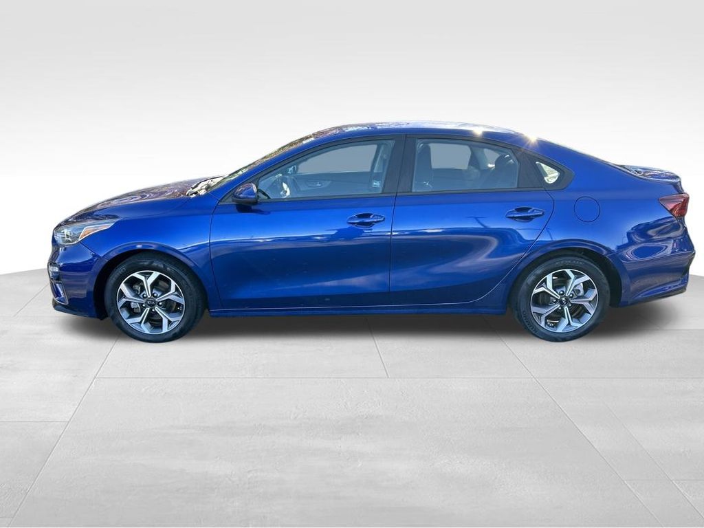 2021 Kia Forte LXS photo 2