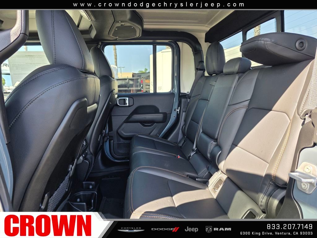 2025 Jeep Gladiator Sport photo 12
