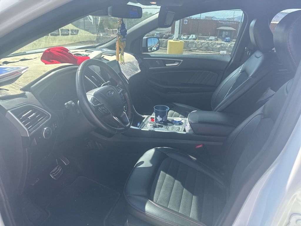 2023 Ford Edge ST photo 13