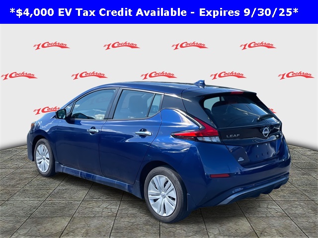 2023 Nissan Leaf S photo 5