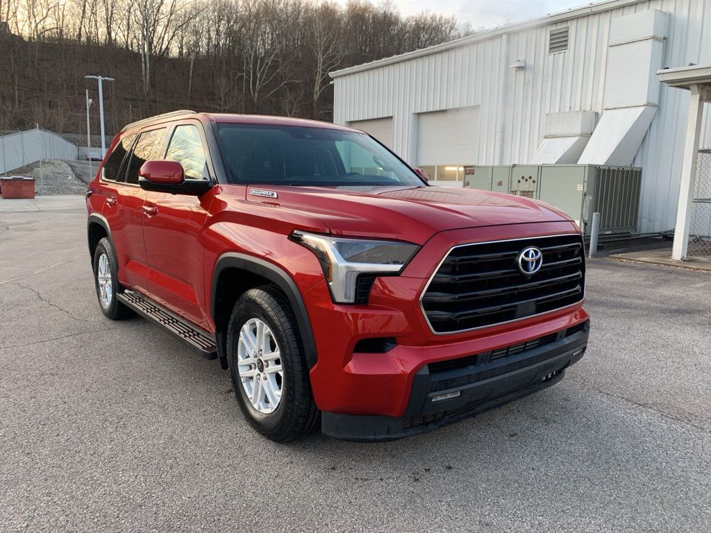 2023 Toyota Sequoia SR5's photo