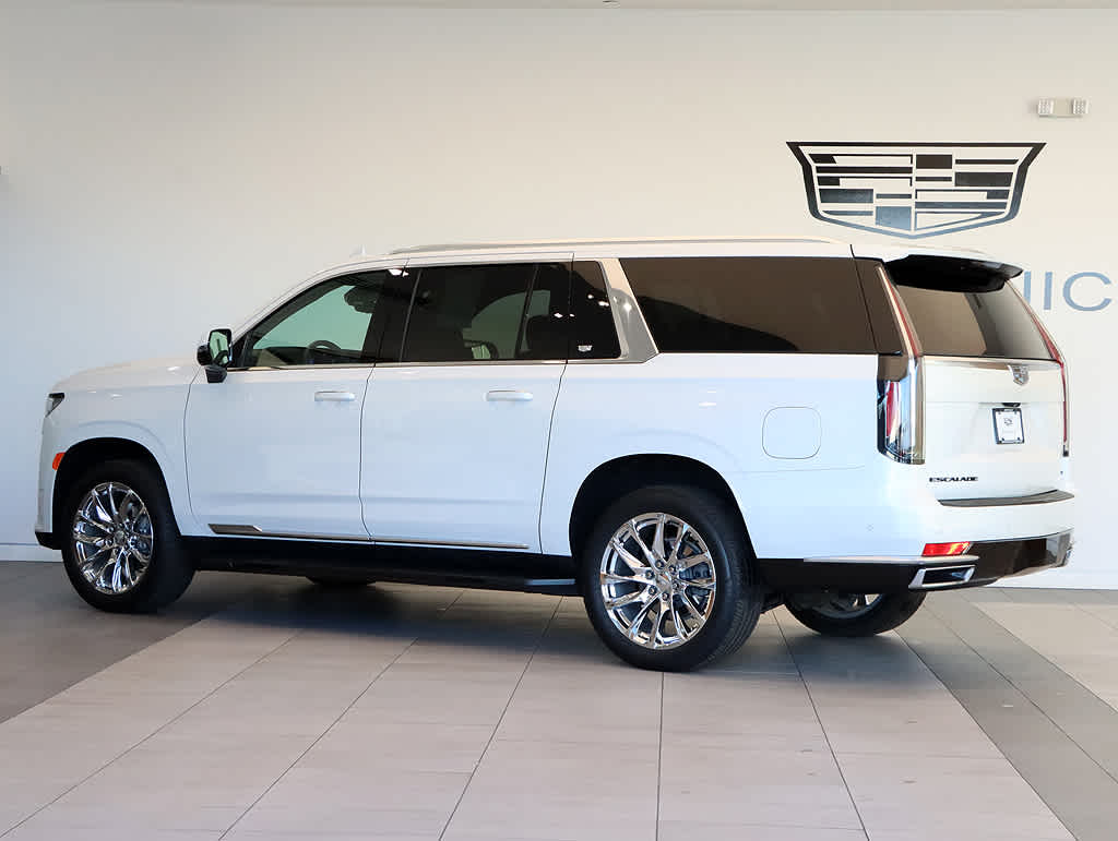 2022 Cadillac Escalade ESV Premium Luxury photo 3