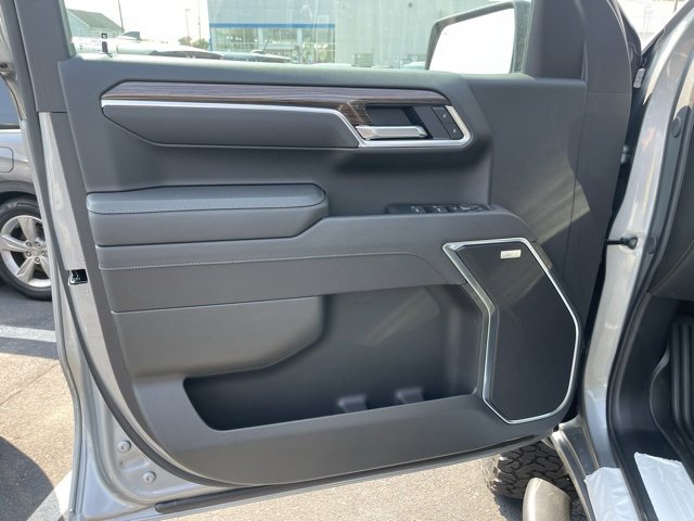 2025 Chevrolet Silverado 1500 RST photo 16