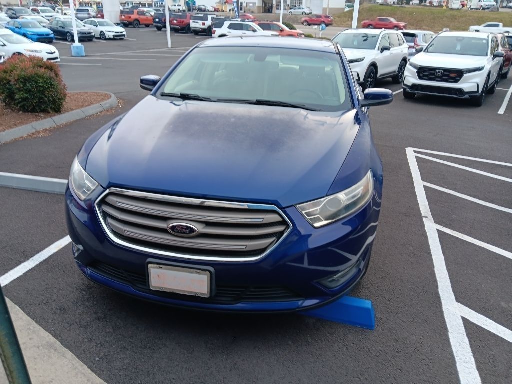 2014 Ford Taurus SEL's photo