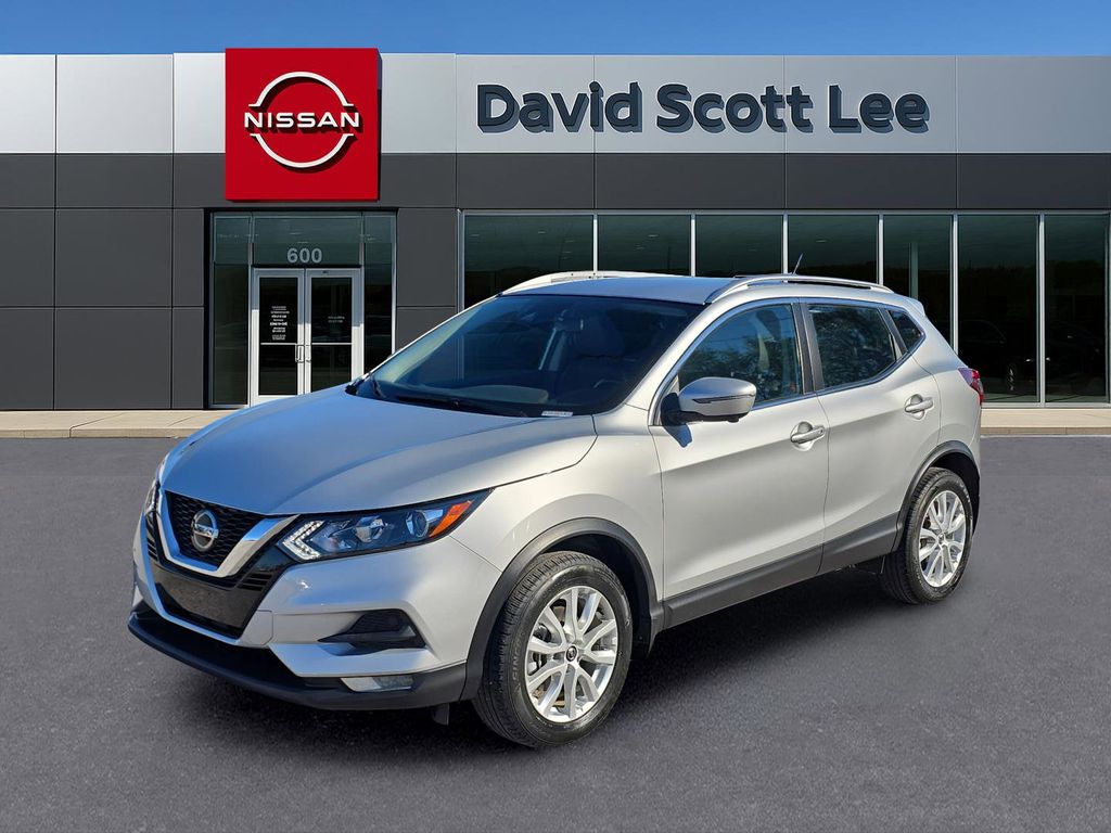 2022 Nissan Rogue Sport SV's photo