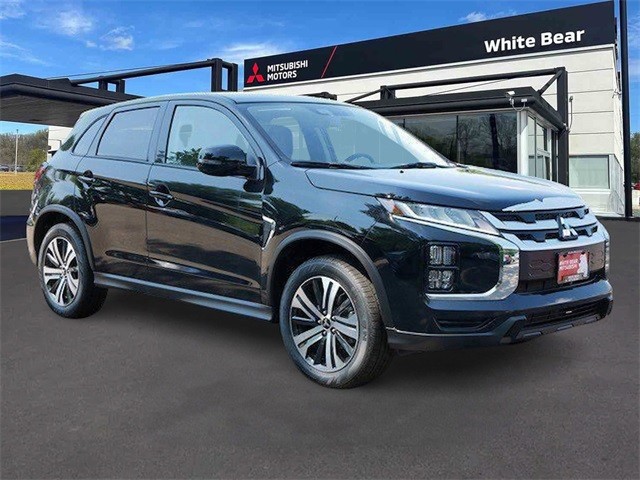 2025 Mitsubishi Outlander Sport SE's photo