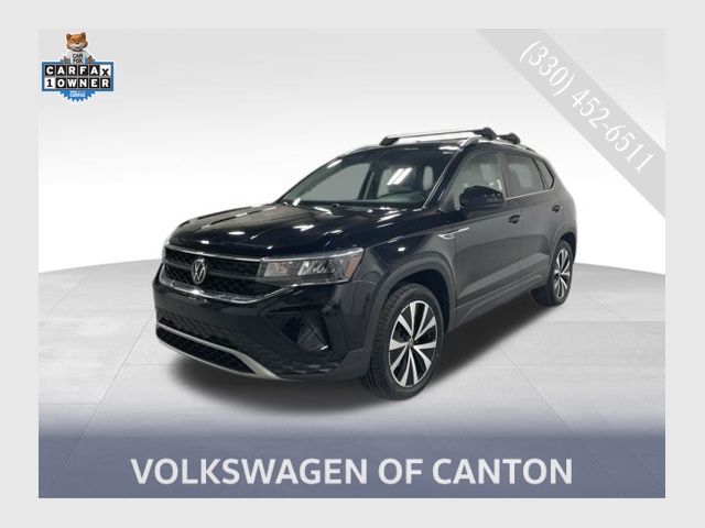 2022 Volkswagen Taos SE's photo