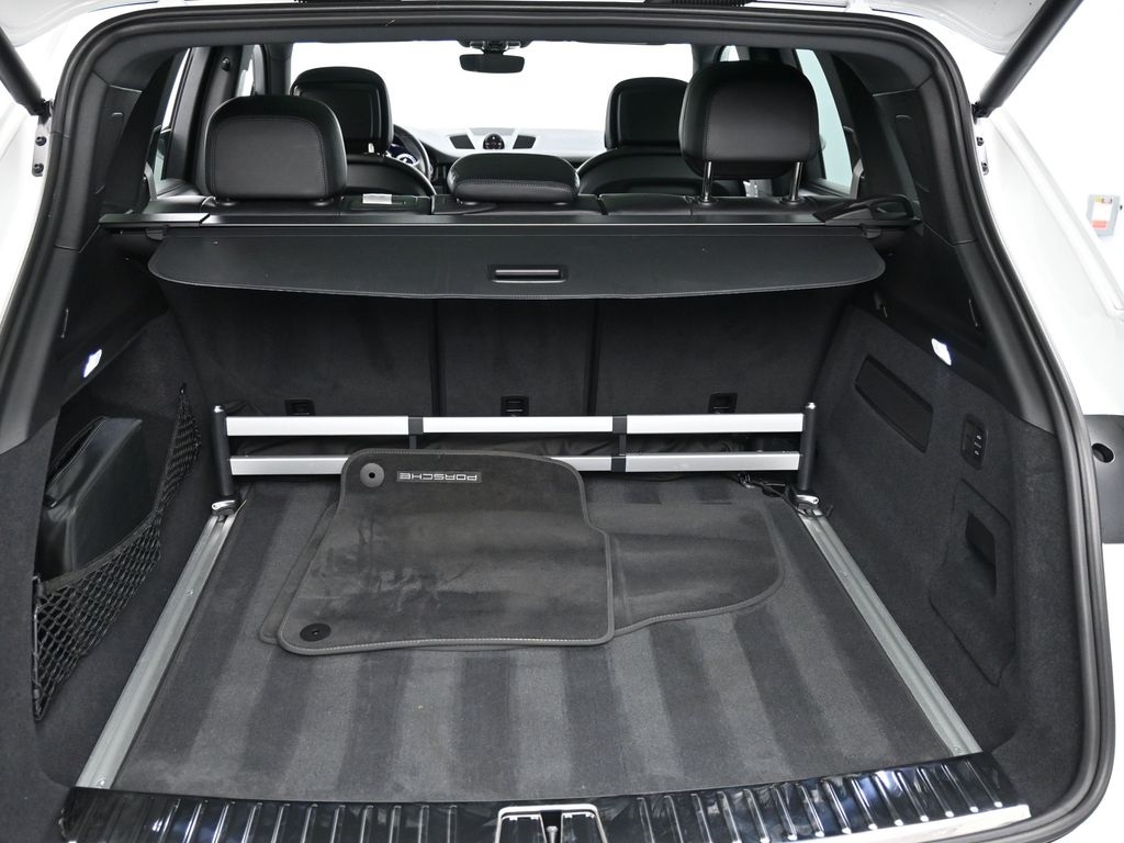 2023 Porsche Cayenne S Platinum Edition photo 24