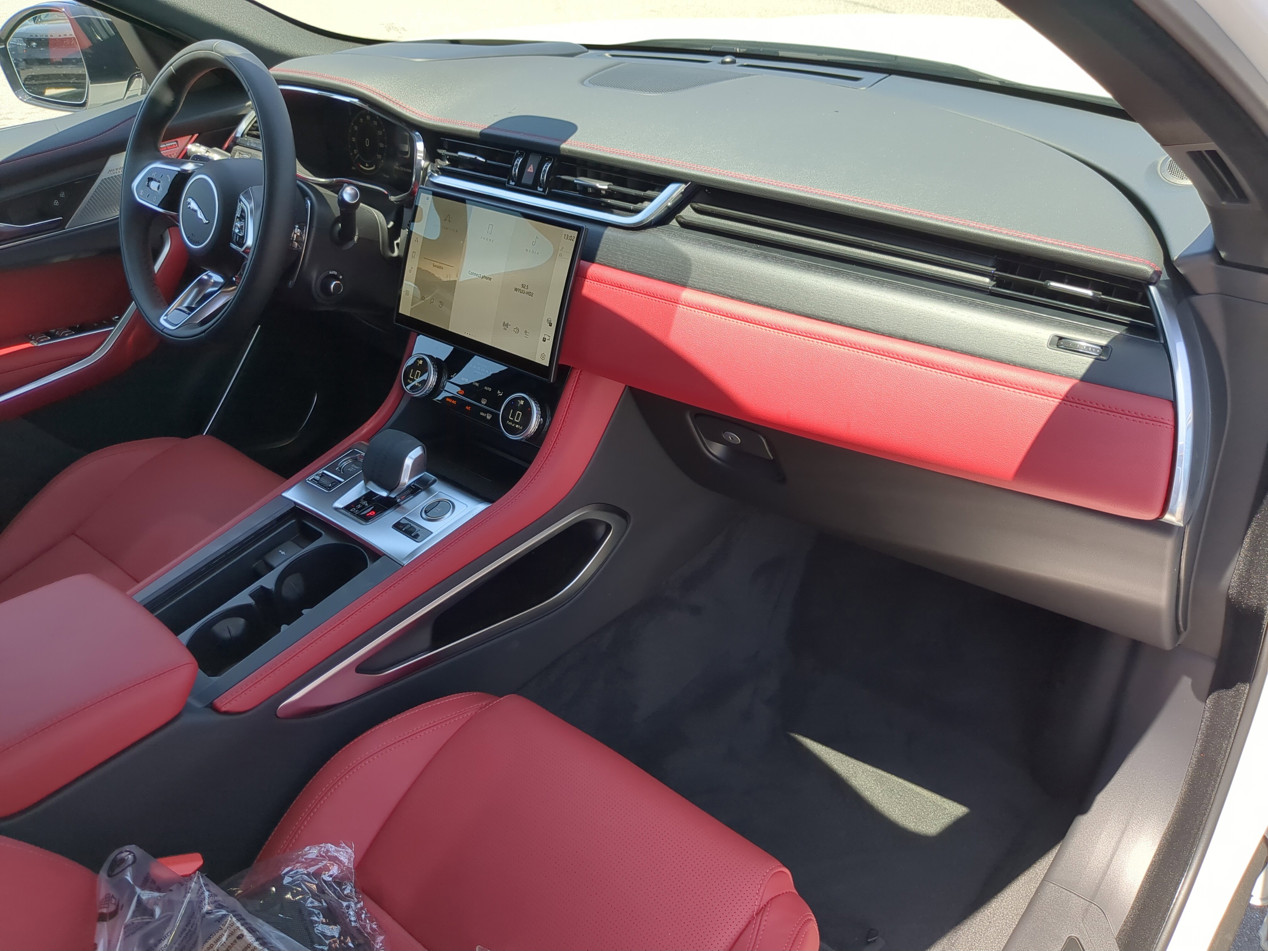 2026 Jaguar F-PACE P250 R-Dynamic S photo 7