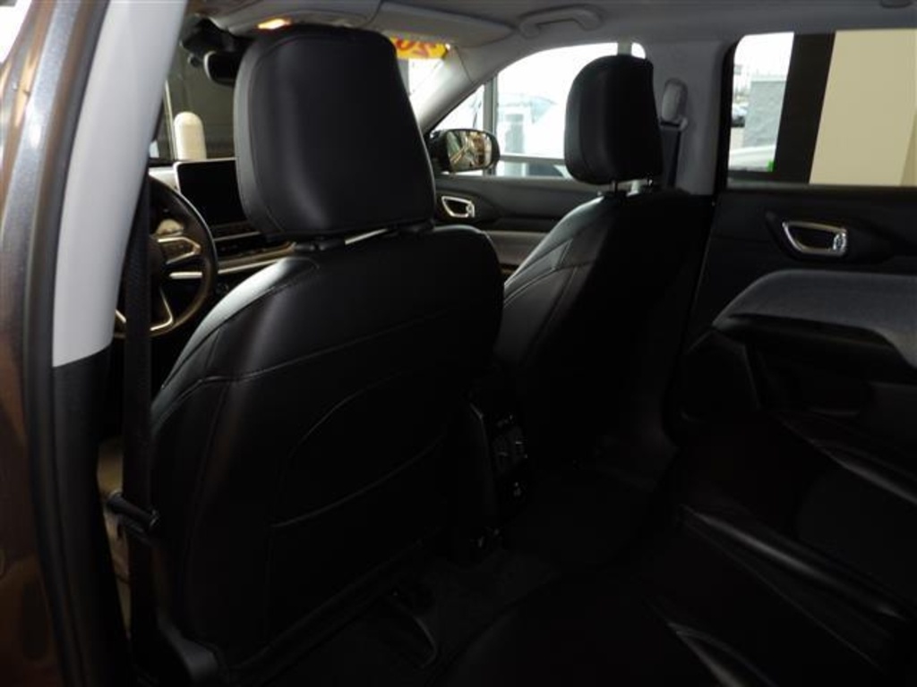 2022 Jeep Compass Latitude photo 18