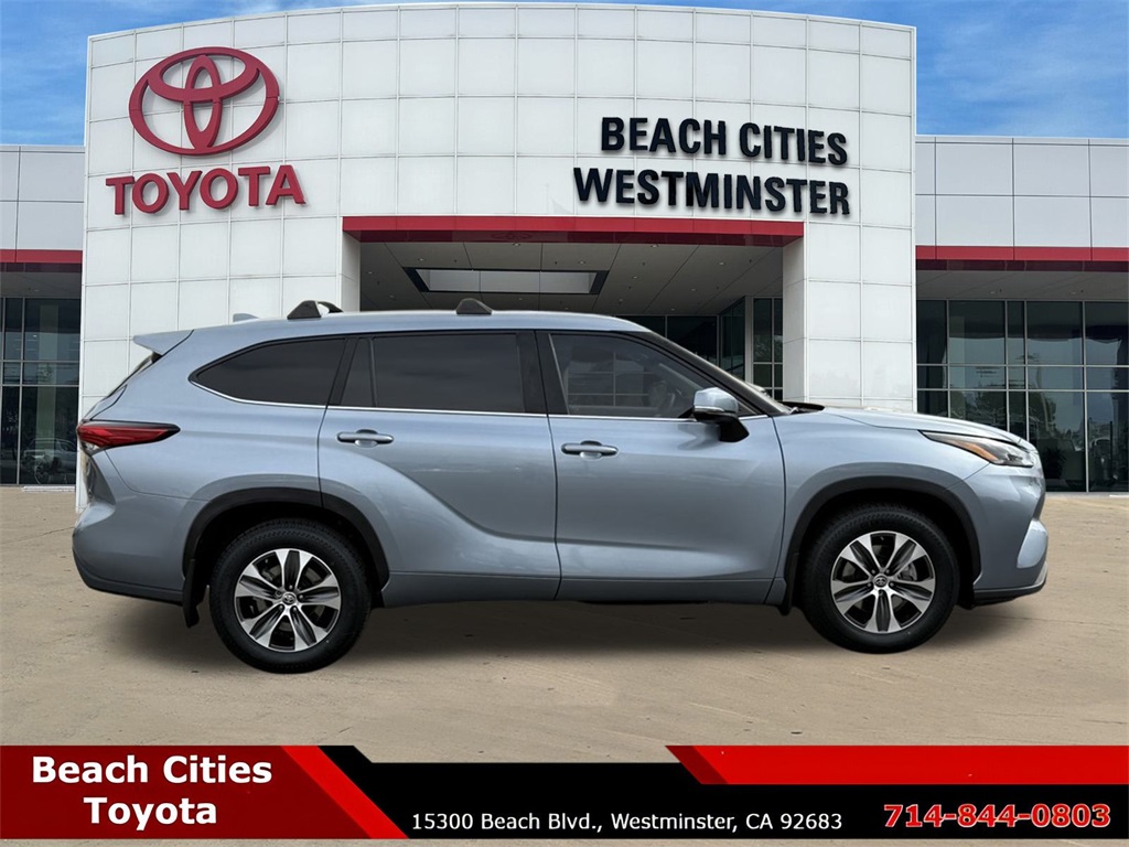 2023 Toyota Highlander XLE photo 12