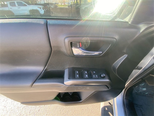 2023 Toyota Tacoma 4x4 TRD Sport photo 4