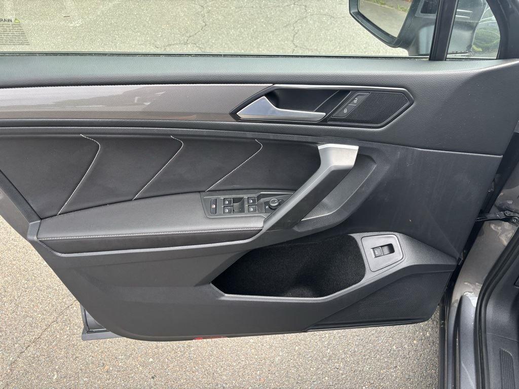 2024 Volkswagen Tiguan SE Wolfsburg Edition photo 9