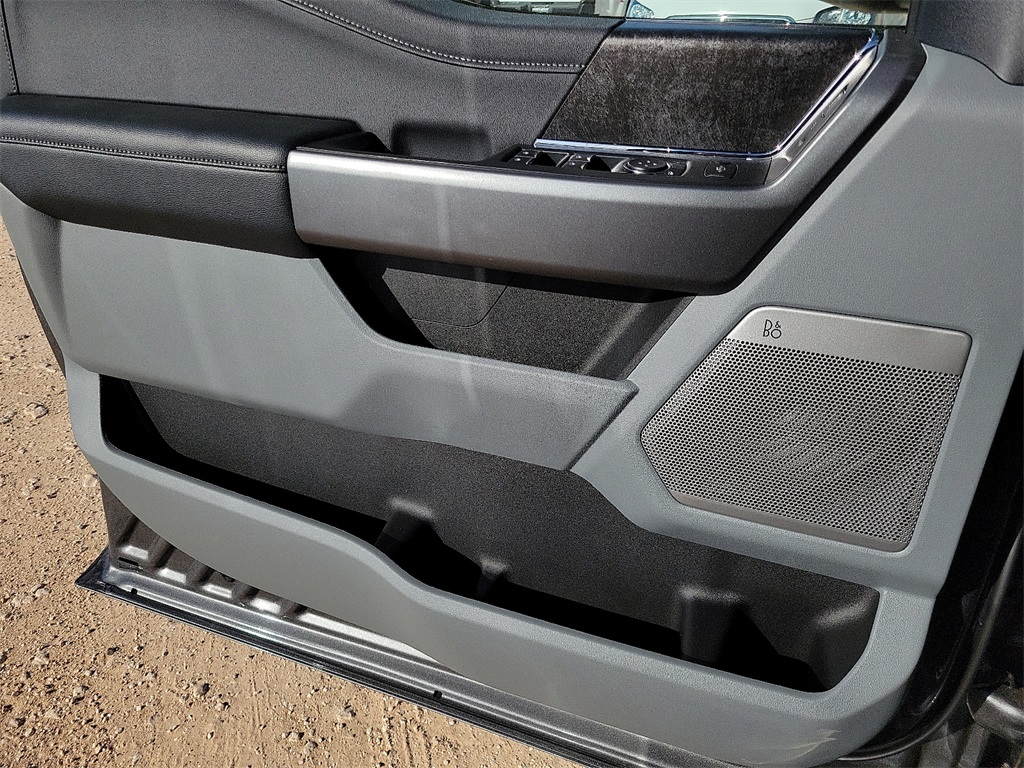 2025 Ford F-250 photo 17
