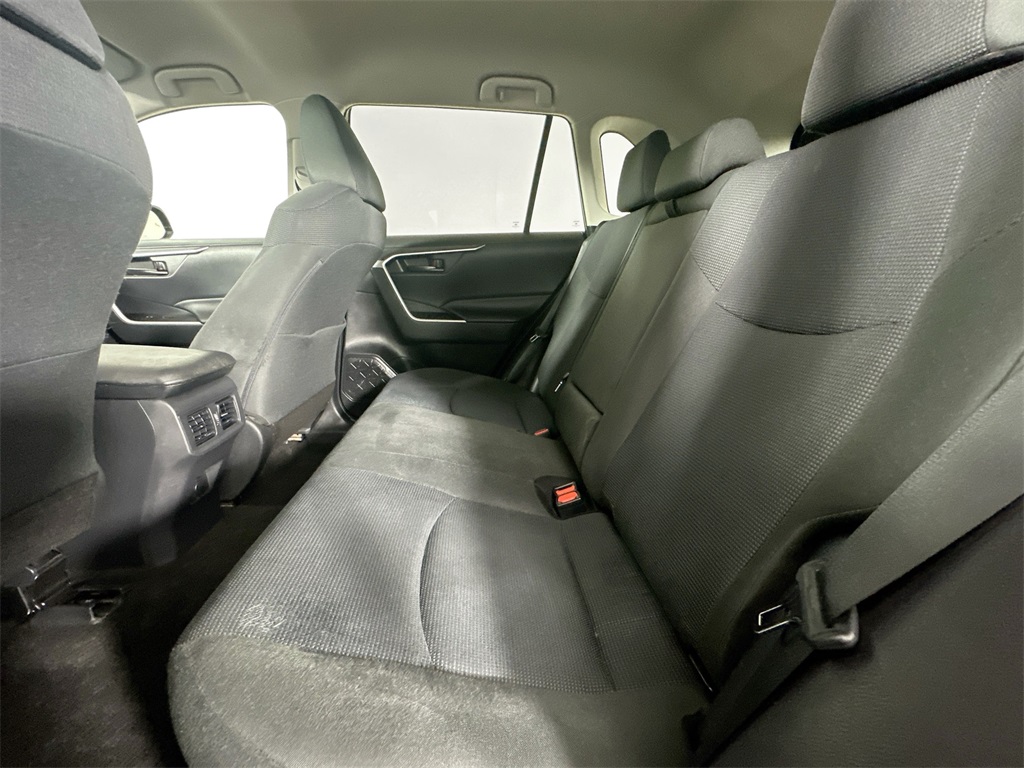 2019 Toyota RAV4 Hybrid LE photo 22