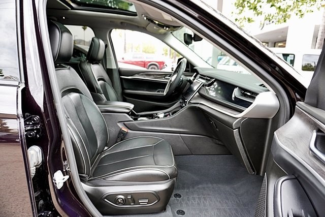 Used 2022 Brown Jeep 4xe image 10