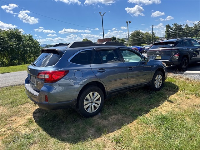 2017 Subaru Outback 2.5i Premium photo 4