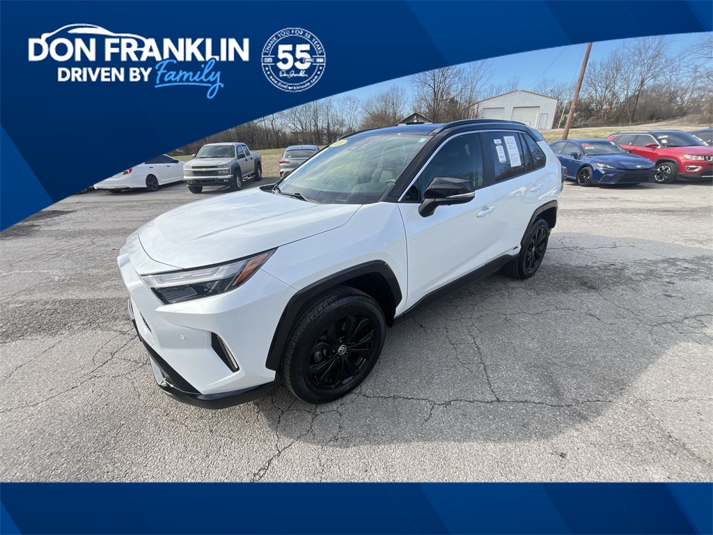 2024 Toyota RAV4 XSE's photo