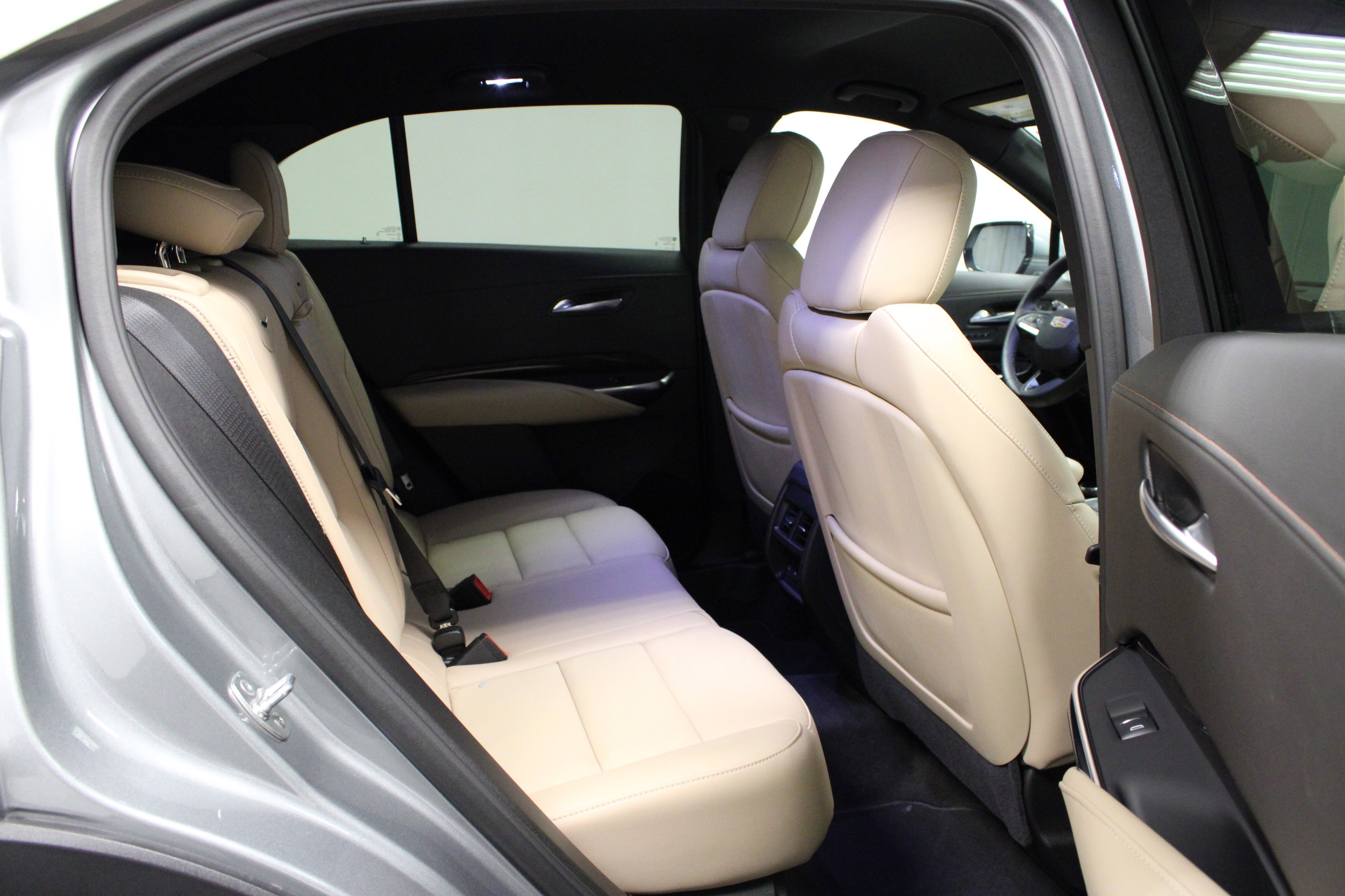 2025 Cadillac XT4 Premium Luxury photo 13