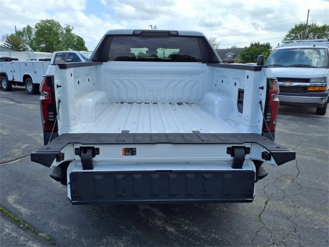 2025 Chevrolet Silverado EV LT photo 5