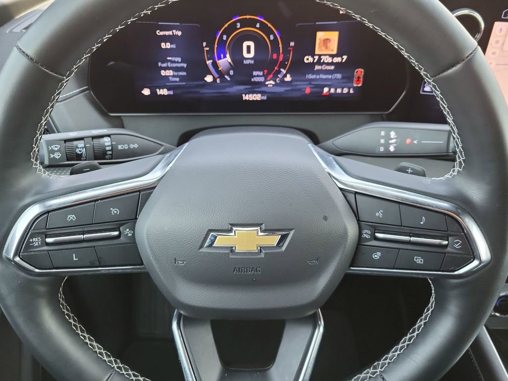 2025 Chevrolet Traverse photo 11