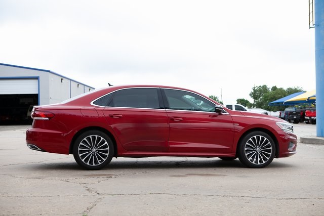 2022 Volkswagen Passat 2.0T Limited photo 7