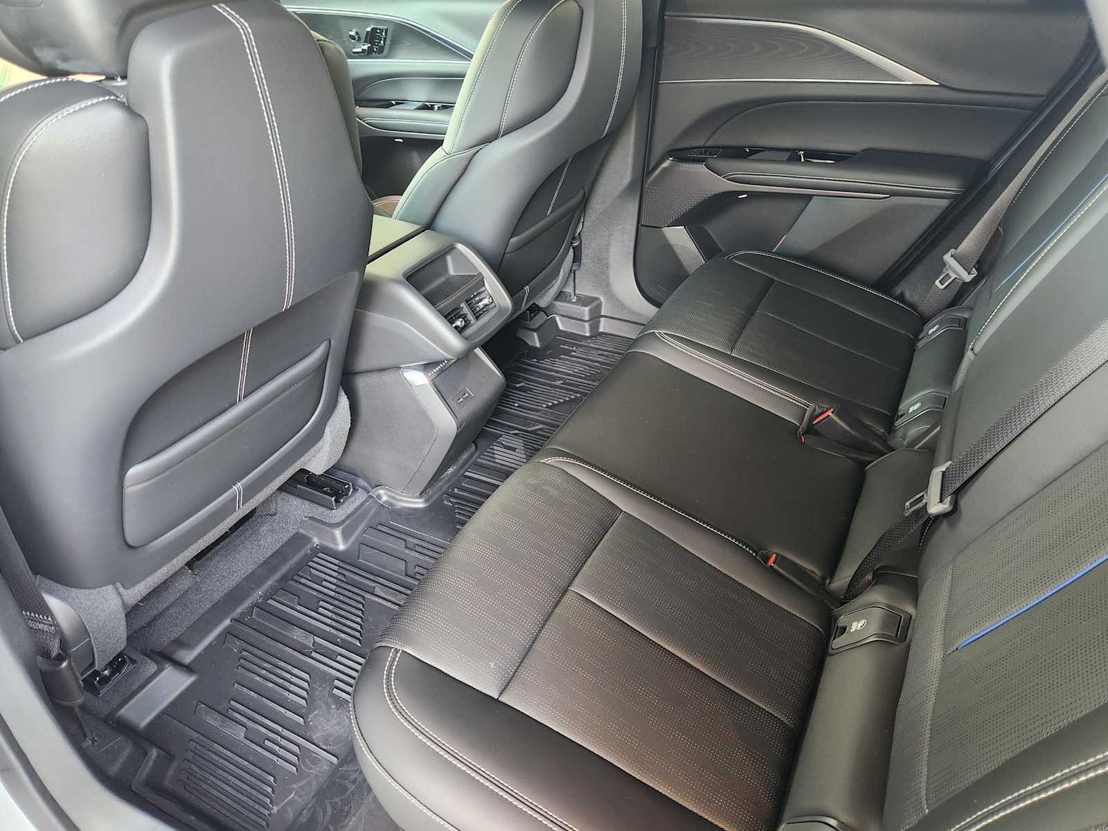 2025 Cadillac Lyriq Luxury photo 20