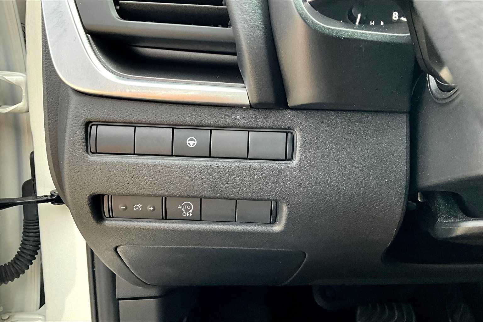 2023 Nissan Rogue SV photo 30