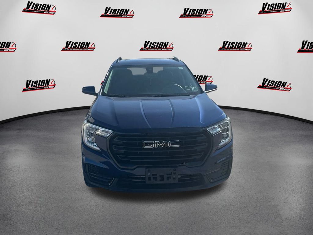 2022 Gmc Terrain SLE photo 2