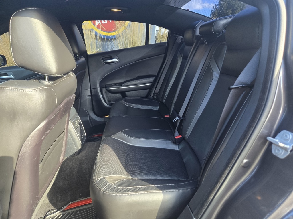 2020 Dodge Charger SXT photo 13