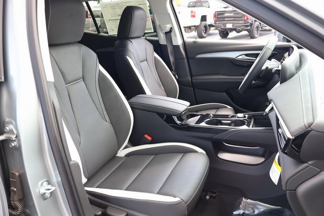 2025 Buick Envision Sport Touring photo 17