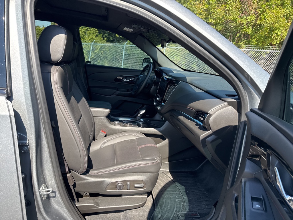 2023 Chevrolet Traverse RS photo 12
