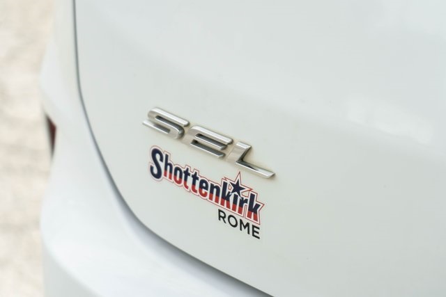 2024 Ford Edge SEL photo 11