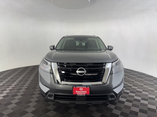 2025 Nissan Pathfinder SV photo 2