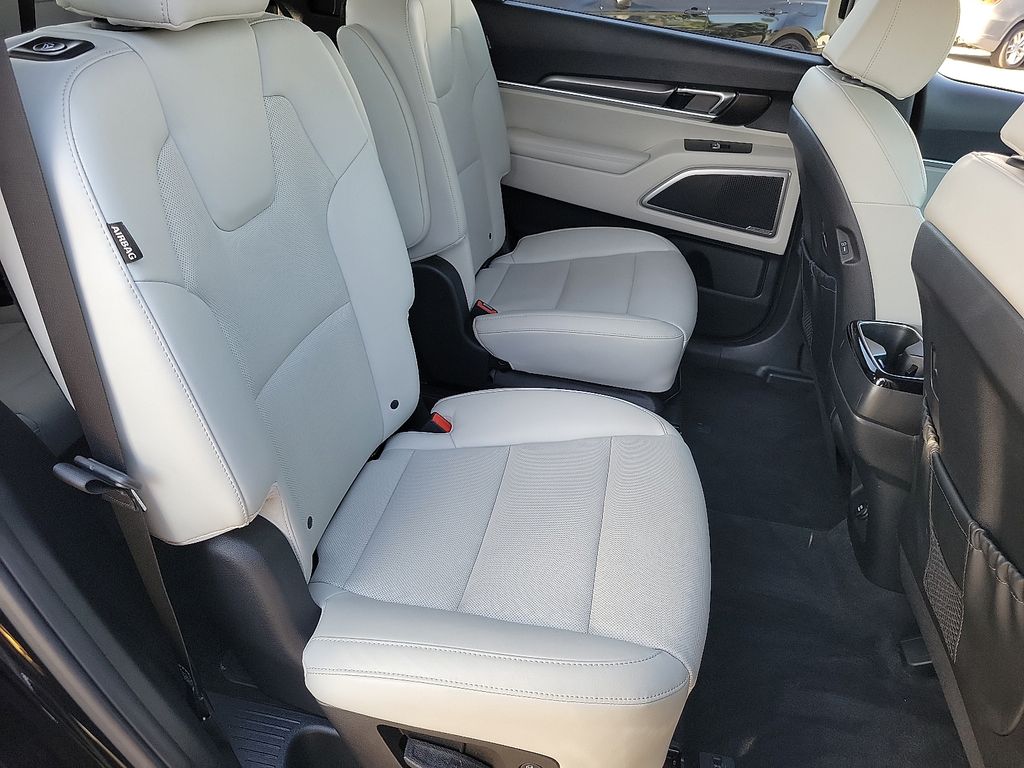 2023 Kia Telluride S photo 16