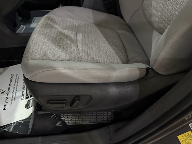 2022 Toyota Sienna LE photo 18